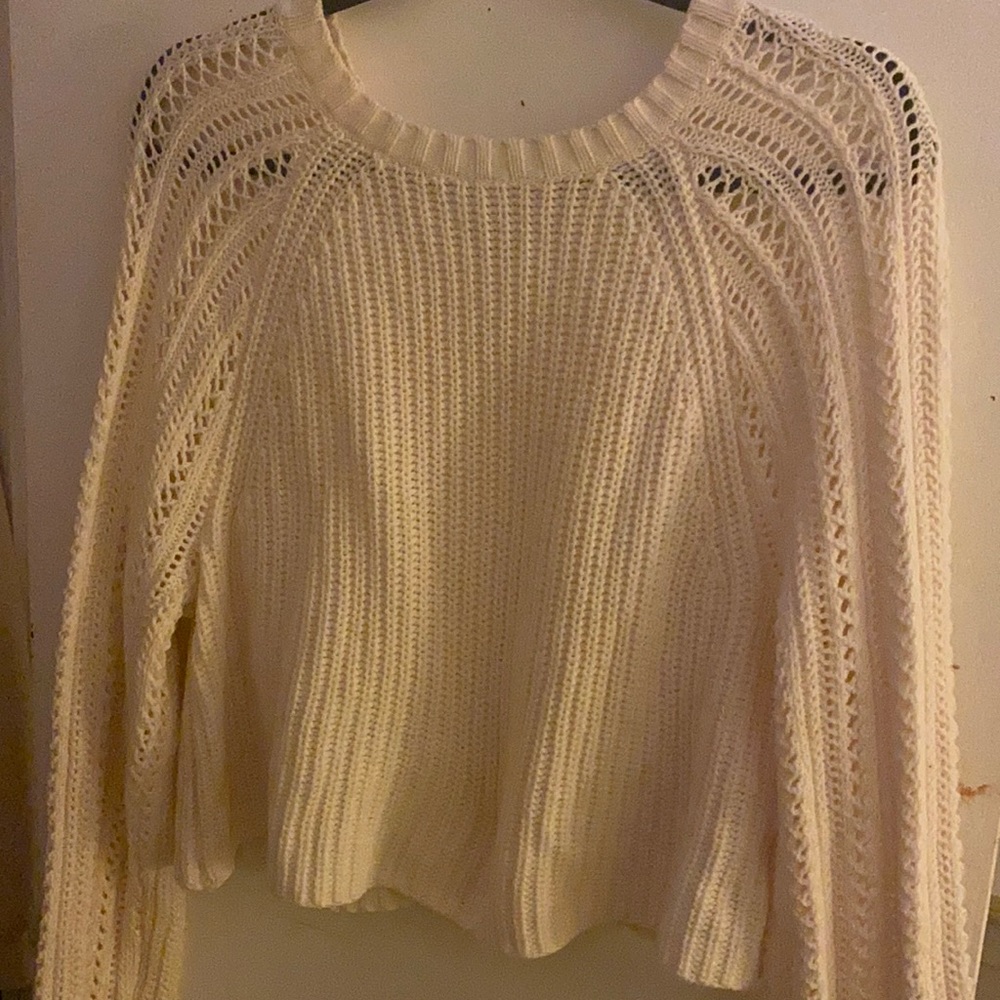 AMERICAN EAGLE CROPPED SWEATER